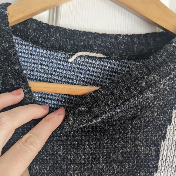 Vintage sparkly Bird sweater - Picture 2 of 5